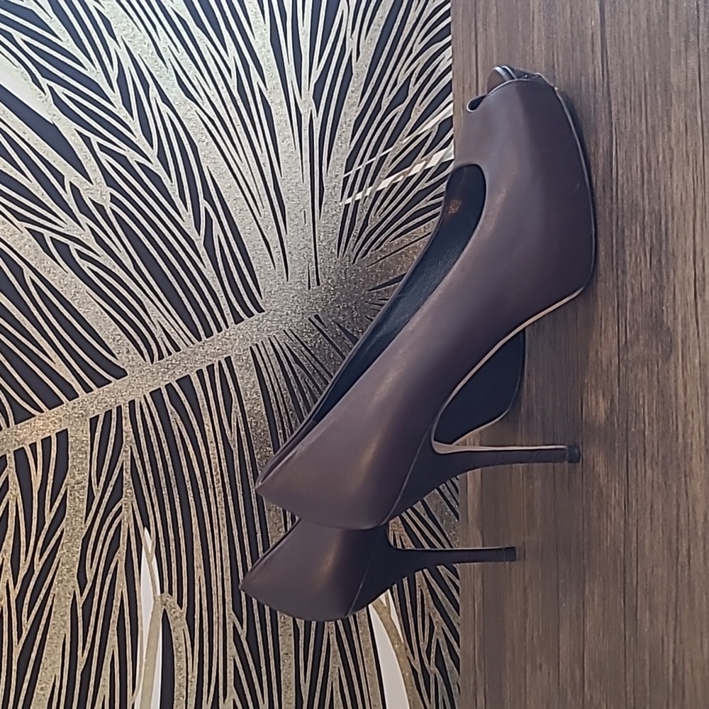 Authentic Gucci Stilleto Dark Brown Leather Heels